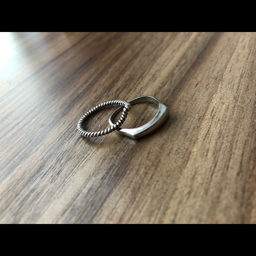 Jun Kin silver ring set